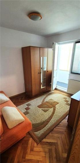 Apartament cu 3 camere semidecomandat în Olimpia-Stadion