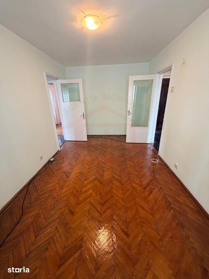 Apartament cu 4 camere în Micro 13