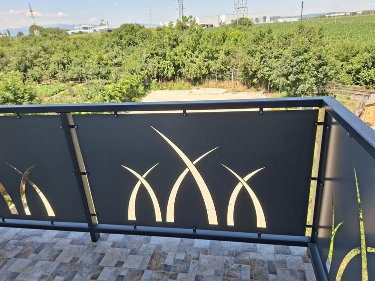 Apartament cu 4 camere decomandat în Central