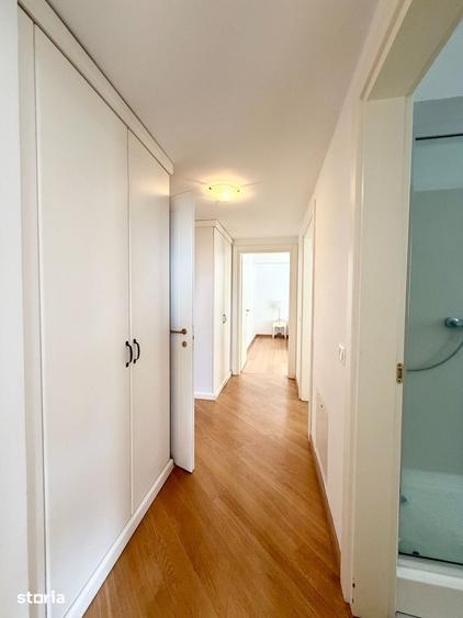Apartament cu 3 camere decomandat în Cristian