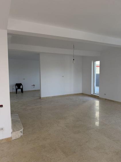 Spațiu comercial, de 200 mp, în Central