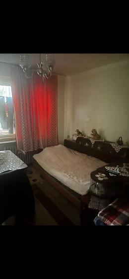 Apartament cu 3 camere decomandat în Săsar
