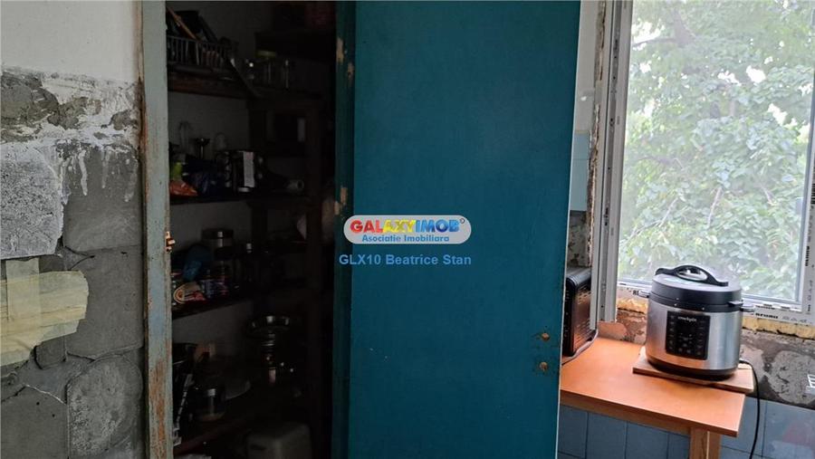 Apartament cu 3 camere decomandat în Drumul Taberei