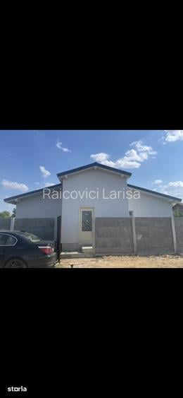 Casa noua de vanzare, 5 camere, teren 1111 mp