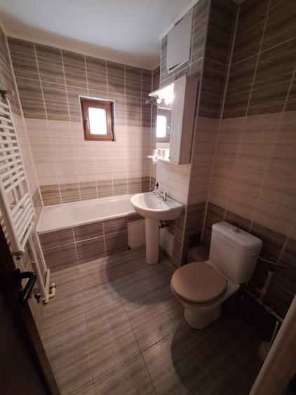 Apartament cu 3 camere decomandat în Țiglina 3