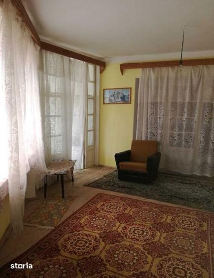 Casă cu 4 camere cu Teren 1100 Mp în Bozovici