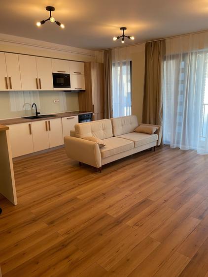 Apartament cu 3 camere decomandat în Hașdeu