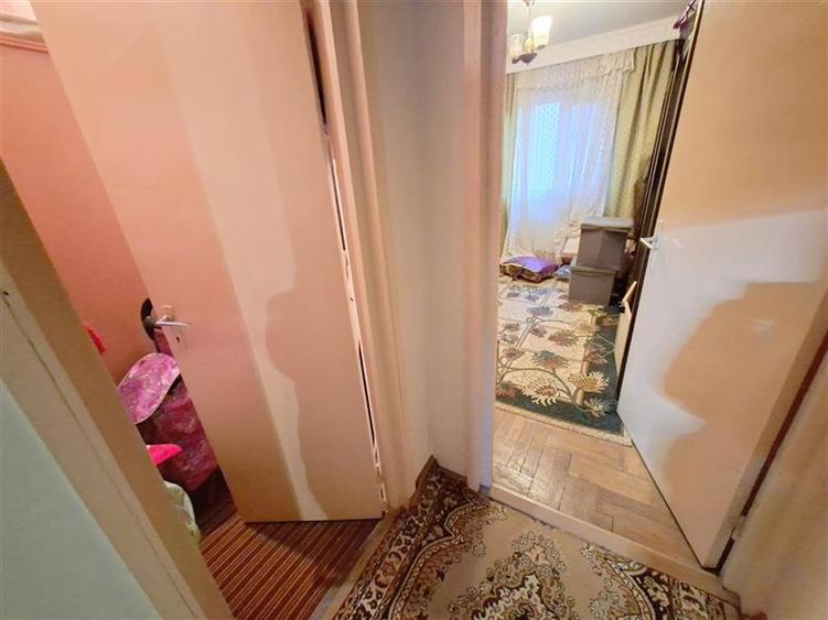 Apartament cu 4 camere decomandat în Narcisa