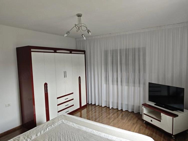 Casă cu Teren 6000 Mp în Bunești (Cotmeana)