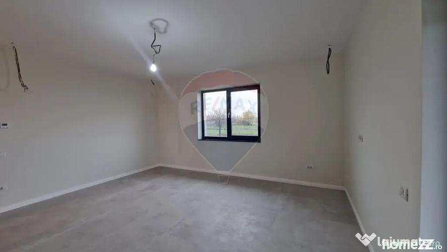 Casă cu 3 camere cu Teren 400 Mp în Ciocănești