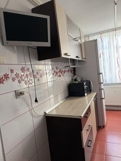 Inchiriez apartament 2 camere