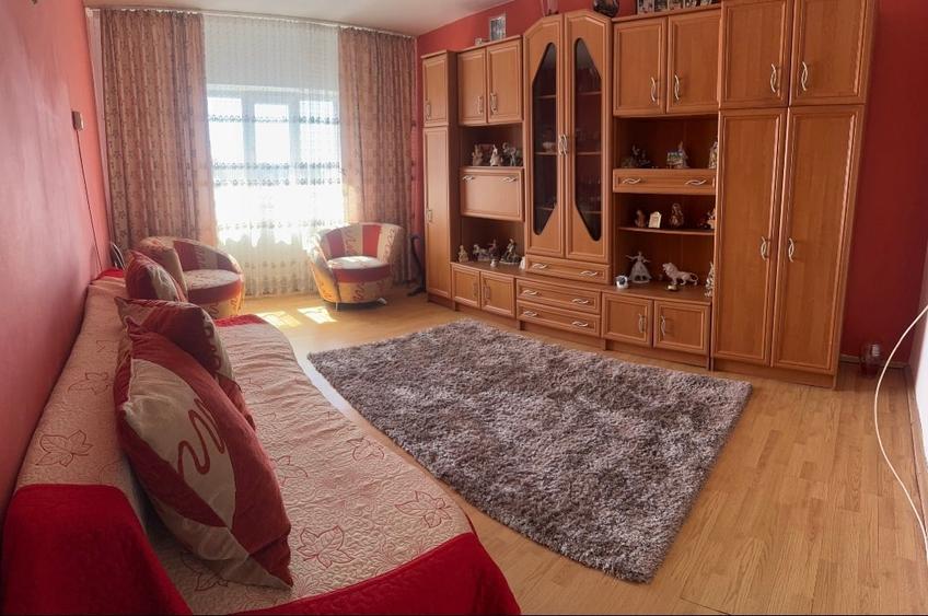 Apartament cu 2 camere decomandat, mobilat în Debarcader