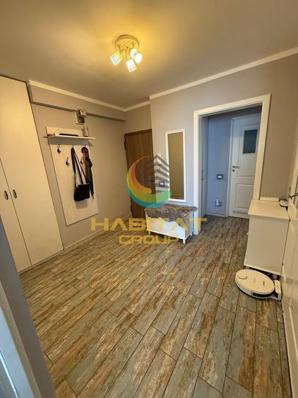 Apartament cu 4 camere semidecomandat, mobilat în Fizicienilor