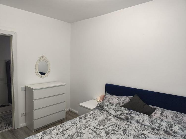 Apartament 3 camere - Sector 4 - de vanzare - 2