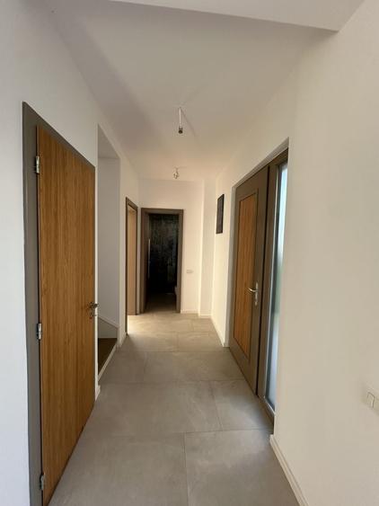 Duplex cu 4 camere cu Canalizare în Exterior Nord