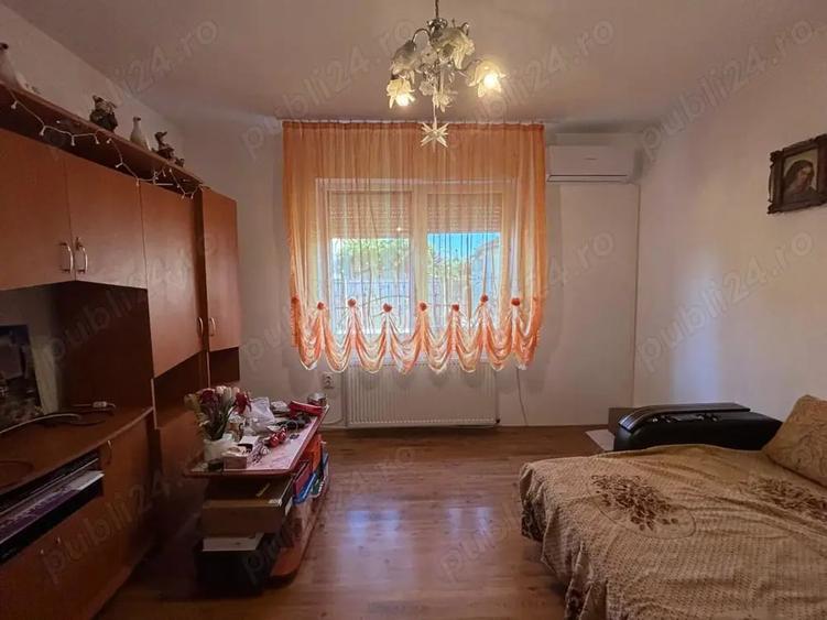 Casă cu 2 camere în Hunedoara