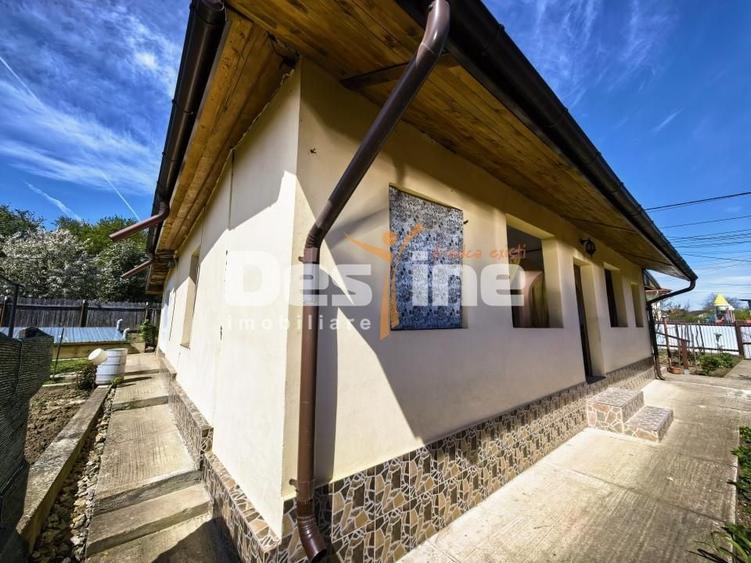 Casă individuală cu 4 camere cu Canalizare în Horpaz