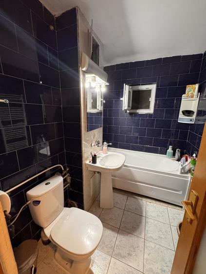 Apartament 4 camere, decomandat, zona Lapus - 18