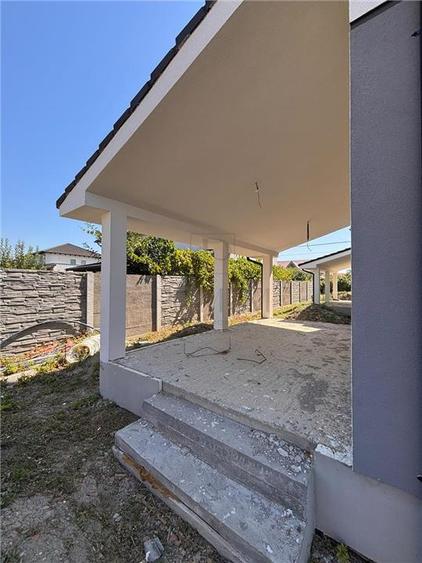 Duplex cu 5 camere cu Canalizare în Moșnița Nouă