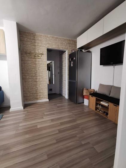 Apartament cu 2 camere decomandat în Exterior Vest