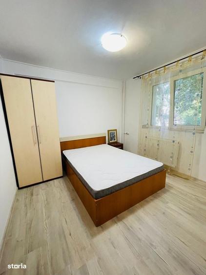 Apartament cu 3 camere semidecomandat în Lacul Tei