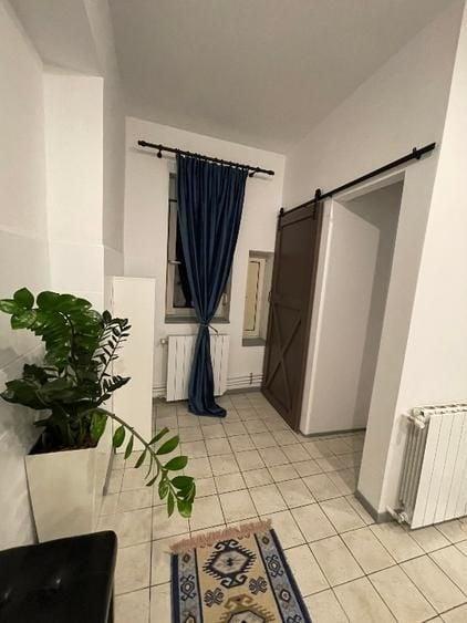 Apartament cu 4 camere decomandat, mobilat în P-ța Romană