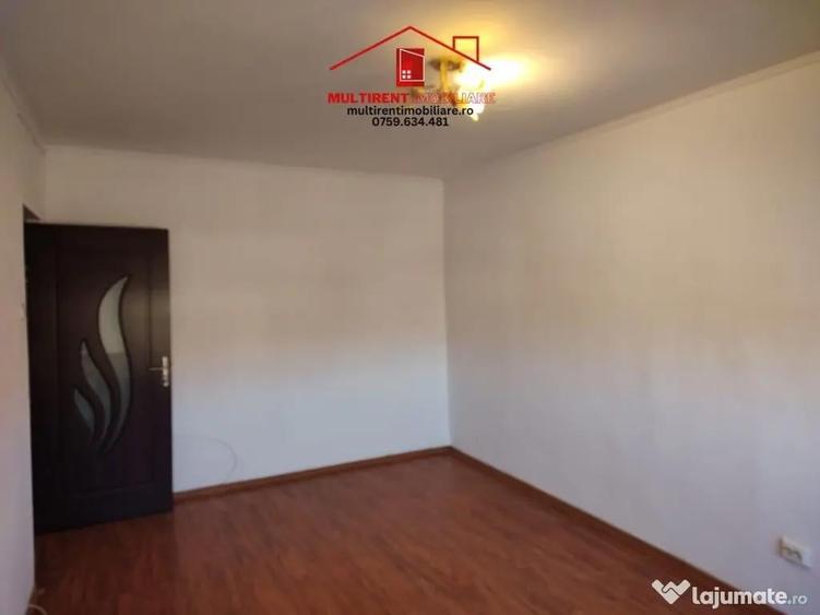 Apartament cu 3 camere decomandat în Piața Nouă