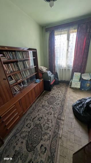 Apartament cu 3 camere în Micro 1