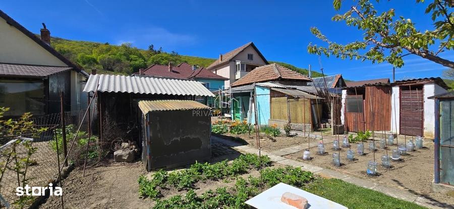 Casă cu 5 camere cu Teren 750 Mp în Central