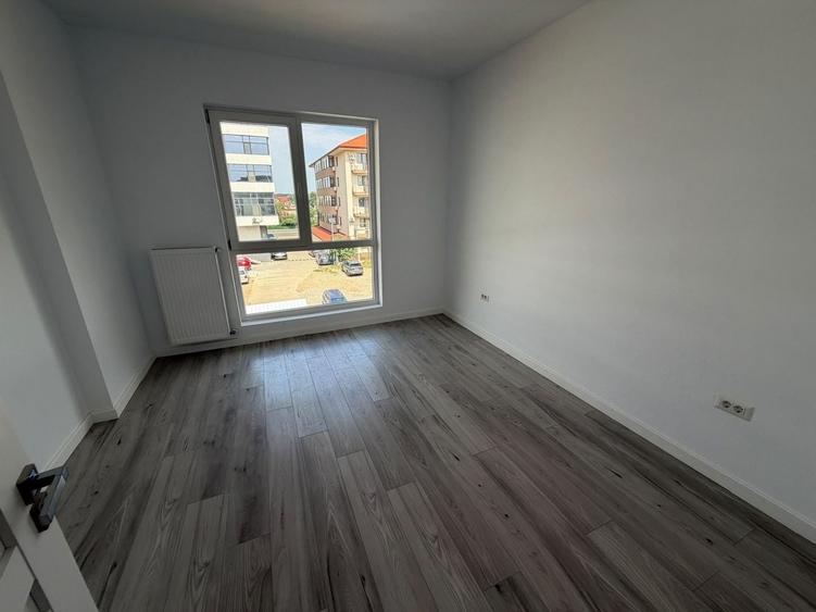 Apartament cu 3 camere decomandat în Fundeni