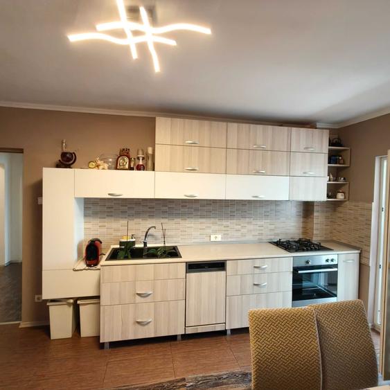 Apartament cu 2 camere decomandat în Democrației