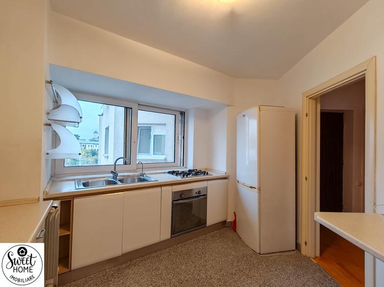 Apartament cu 5 camere decomandat în Unirii
