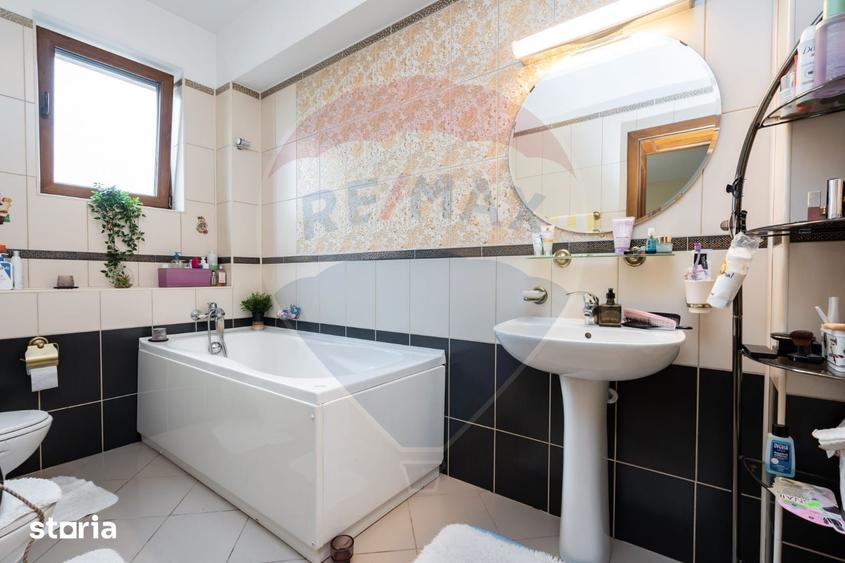 Casă cu Teren 1000 Mp în Dămăroaia