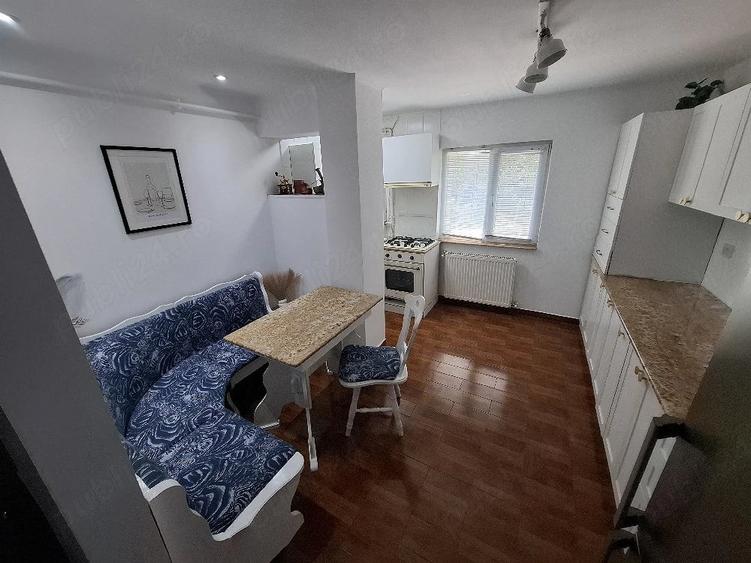 Apartament cu 3 camere decomandat în Tineretului