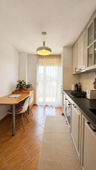 Apartament cu 3 camere decomandat, mobilat în Aradului