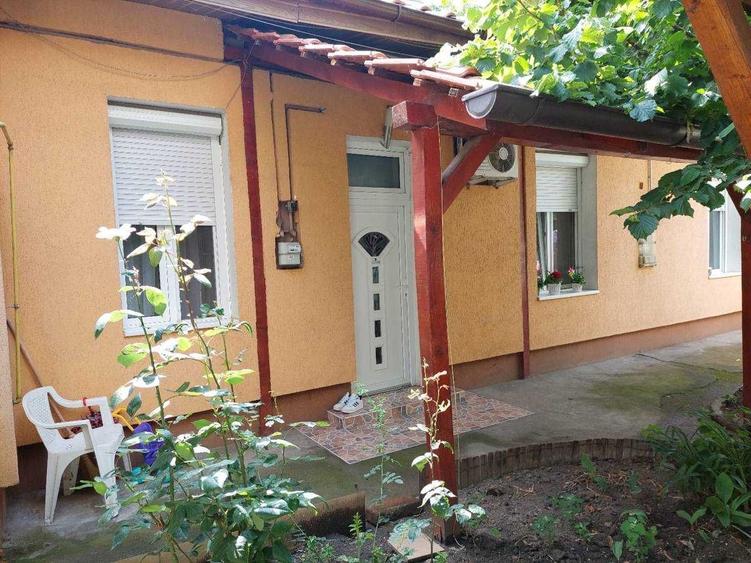 Casă cu 3 camere în Central