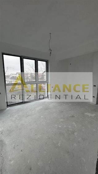 Casă individuală cu 3 camere decomandat cu Canalizare în Central