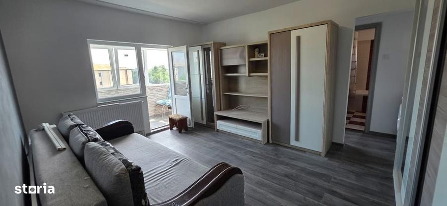 Apartament cu 2 camere semidecomandat în Mioriței