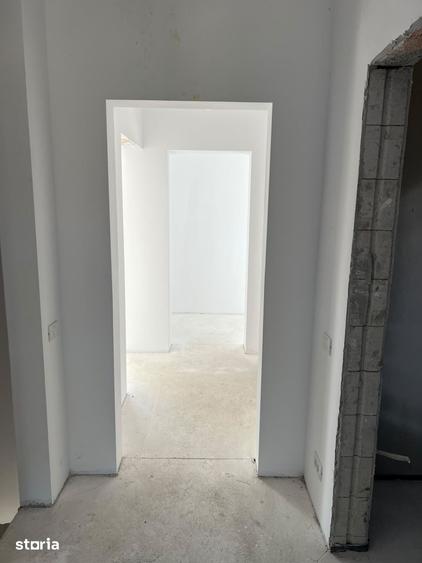 Casă cu 4 camere cu Teren 300 Mp în Vladimirescu