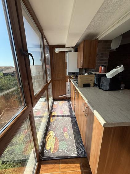 Apartament cu 3 camere decomandat, mobilat în Soarelui