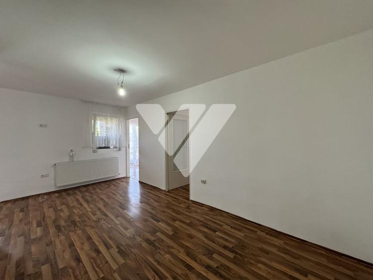 Apartament cu 3 camere decomandat în Turnișor