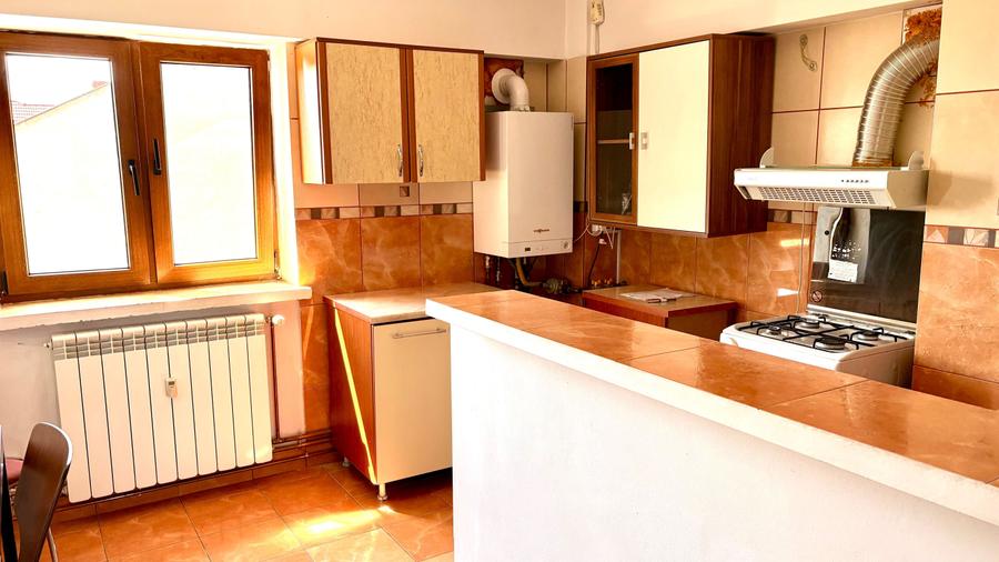 Apartament cu 2 camere decomandat în Traian