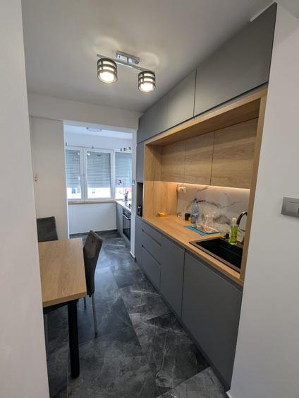 Apartament cu 2 camere decomandat, mobilat în Titan