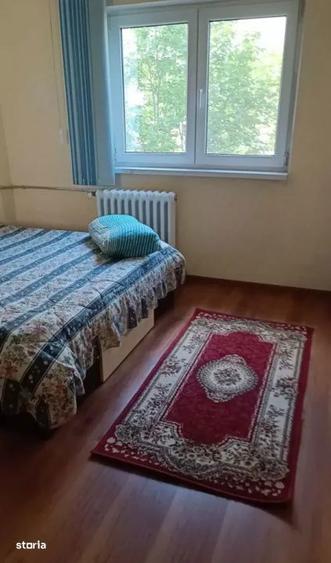 Apartament cu 3 camere decomandat, mobilat în Tineretului