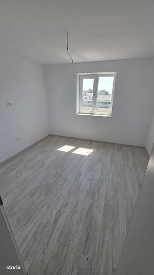 Apartament cu 3 camere în Est