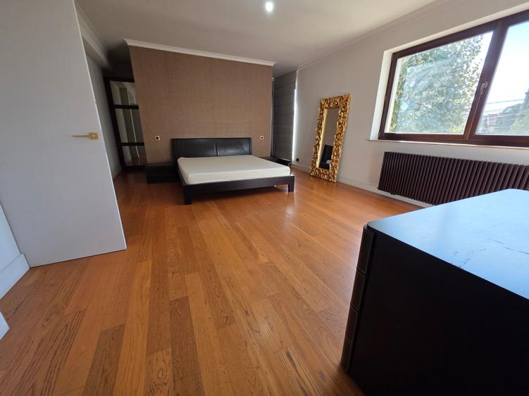 Casă individuală cu 6 camere cu Canalizare în Dămăroaia
