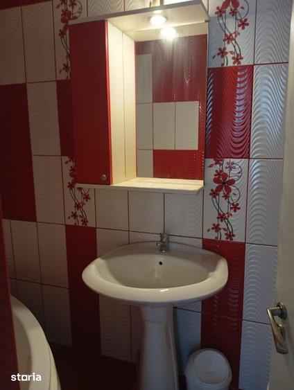 Apartament cu 2 camere în Podu Roș