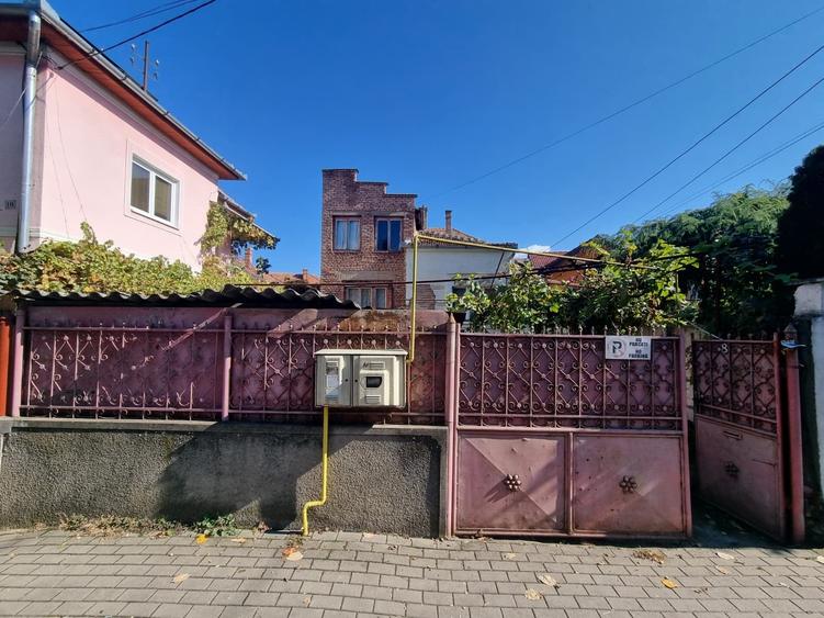 Casă individuală cu 3 camere cu Teren 203 Mp în Central