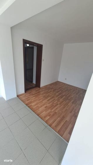Spațiu comercial, de 90 mp, în Central