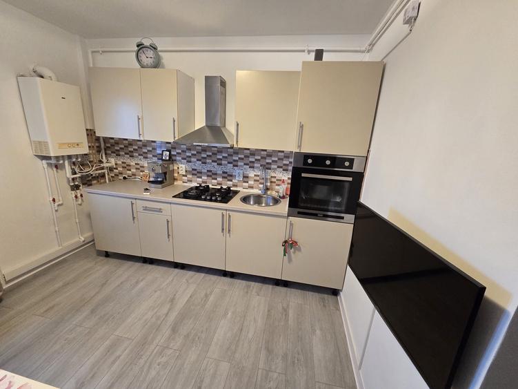 Apartament 3 camere, 2 dormitoare + bucatarie open space - 4